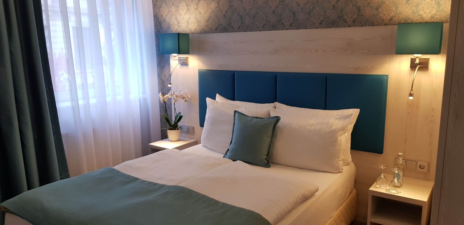 geräumige Doppelzimmer im Hotel Budapester Hof